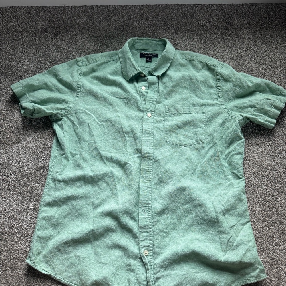 Banana Republic Men's Light Green Casual Button Down Shirt